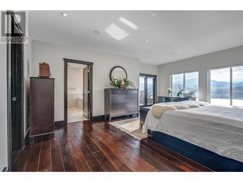 174 Vintage Boulevard, Okanagan Falls, BC - Indoor Photo Showing Bedroom