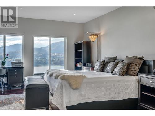 174 Vintage Boulevard, Okanagan Falls, BC - Indoor Photo Showing Bedroom