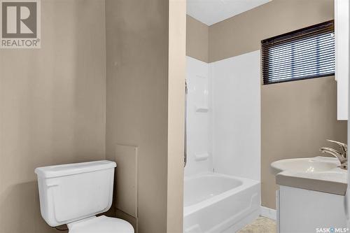 360 Smith Street, Regina, SK - Indoor Photo Showing Bathroom