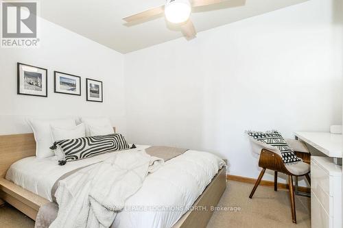 136 Hamlet Road, Blue Mountains, ON - Indoor Photo Showing Bedroom