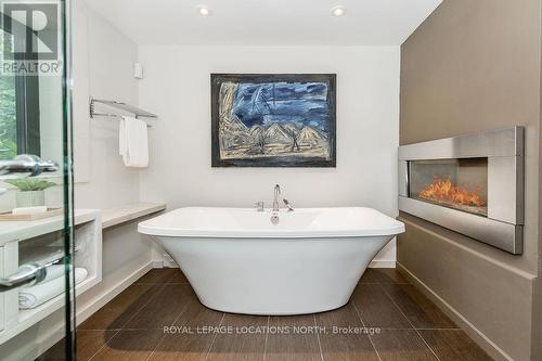 136 Hamlet Road, Blue Mountains, ON - Indoor Photo Showing Bathroom