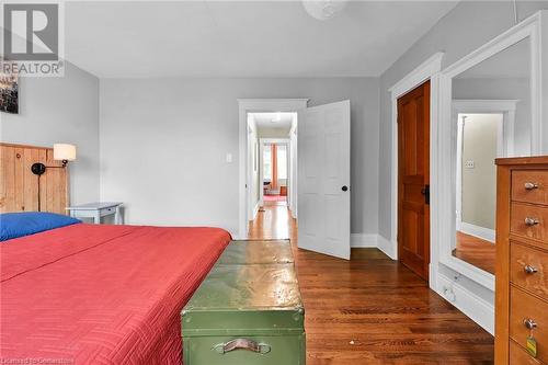 54 Barnesdale Avenue S, Hamilton, ON - Indoor Photo Showing Bedroom