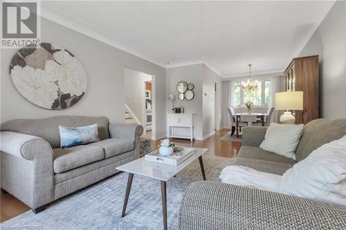 335 Meadowhill Road, Burlington, ON - Indoor Photo Showing Living Room