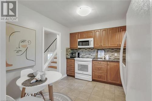 335 Meadowhill Road, Burlington, ON - Indoor Photo Showing Kitchen