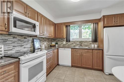 335 Meadowhill Road, Burlington, ON - Indoor Photo Showing Kitchen With Double Sink