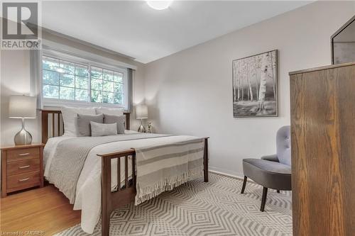 335 Meadowhill Road, Burlington, ON - Indoor Photo Showing Bedroom