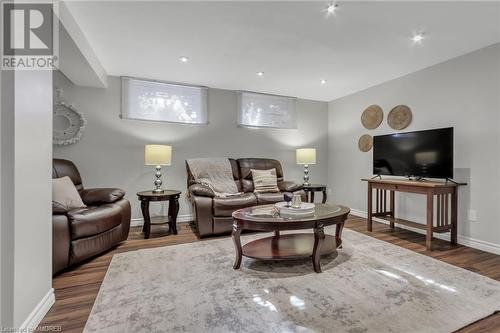 335 Meadowhill Road, Burlington, ON - Indoor Photo Showing Living Room