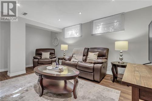 335 Meadowhill Road, Burlington, ON - Indoor Photo Showing Living Room