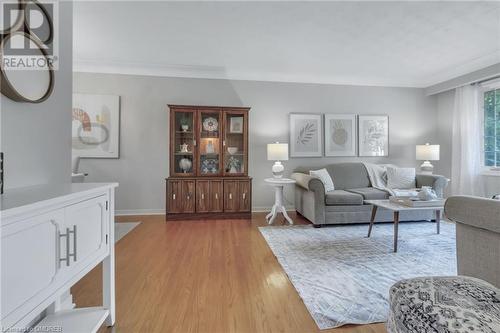 335 Meadowhill Road, Burlington, ON - Indoor Photo Showing Living Room