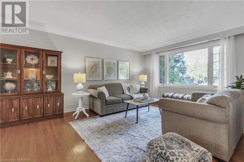 335 Meadowhill Road, Burlington, ON - Indoor Photo Showing Living Room