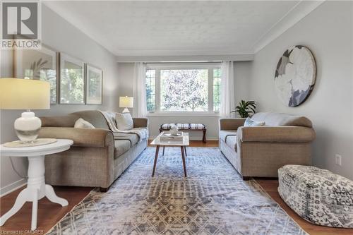 335 Meadowhill Road, Burlington, ON - Indoor Photo Showing Living Room