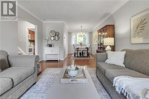 335 Meadowhill Road, Burlington, ON - Indoor Photo Showing Living Room