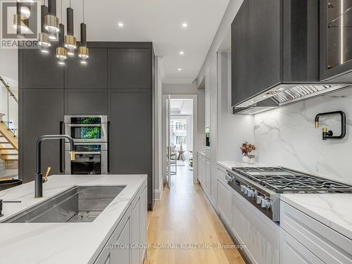 127 Joicey Boulevard, Toronto, ON - Indoor Photo Showing Kitchen With Upgraded Kitchen