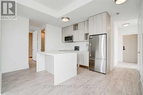 1022 - 118 Merchants' Wharf Avenue, Toronto, ON - Indoor Photo Showing Kitchen