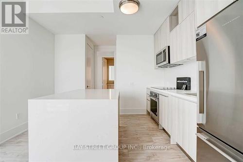 1022 - 118 Merchants' Wharf Avenue, Toronto, ON - Indoor Photo Showing Kitchen