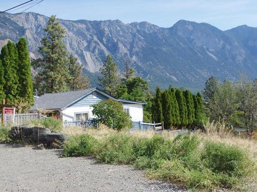 456 & 452 Victoria Street, Lillooet, BC 