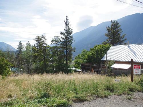 456 & 452 Victoria Street, Lillooet, BC 