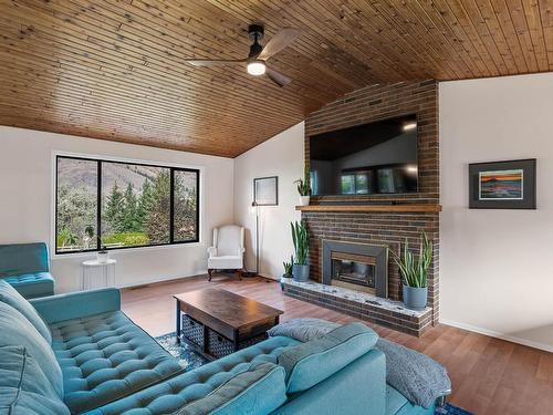 509 Durango Drive, Kamloops, BC - Indoor Photo Showing Living Room With Fireplace