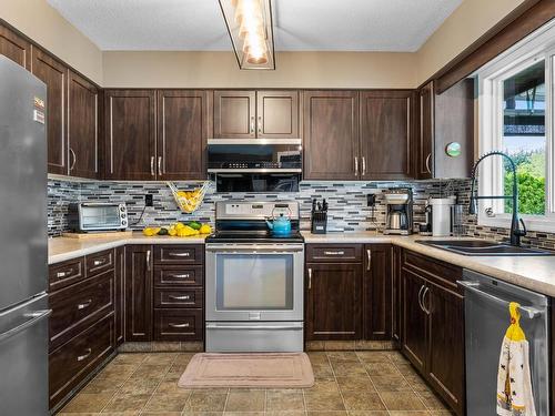 509 Durango Drive, Kamloops, BC - Indoor Photo Showing Kitchen With Double Sink