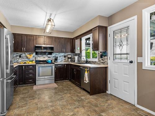 509 Durango Drive, Kamloops, BC - Indoor Photo Showing Kitchen