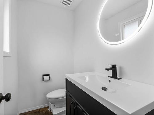 509 Durango Drive, Kamloops, BC - Indoor Photo Showing Bathroom