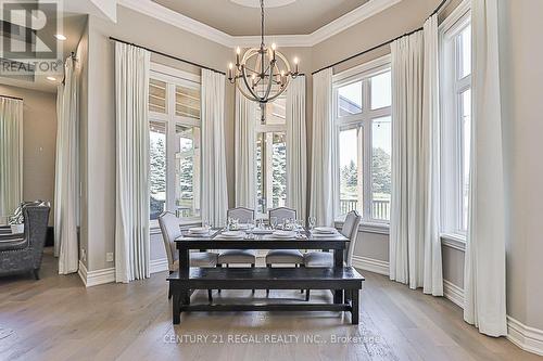 16 Lake Woods Drive, Whitchurch-Stouffville, ON - Indoor Photo Showing Dining Room