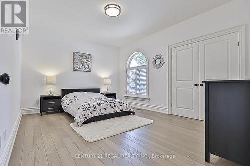 16 Lake Woods Drive, Whitchurch-Stouffville, ON - Indoor Photo Showing Bedroom