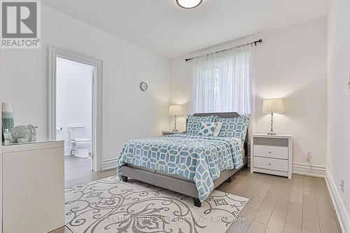 16 Lake Woods Drive, Whitchurch-Stouffville, ON - Indoor Photo Showing Bedroom