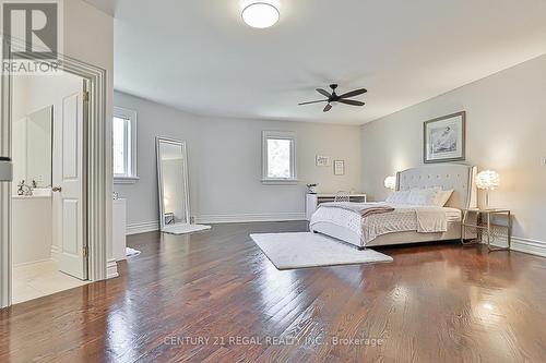 16 Lake Woods Drive, Whitchurch-Stouffville, ON - Indoor Photo Showing Bedroom