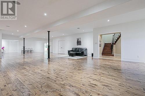 16 Lake Woods Drive, Whitchurch-Stouffville, ON - Indoor Photo Showing Other Room