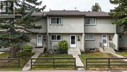 34, 195 MANORA Place NE  Calgary, AB T2A 5J8