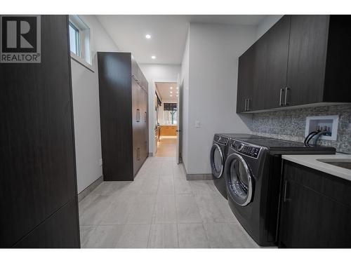 31 Mammoth Drive, Fernie, BC - Indoor Photo Showing Laundry Room