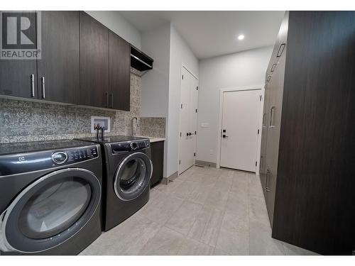 31 Mammoth Drive, Fernie, BC - Indoor Photo Showing Laundry Room