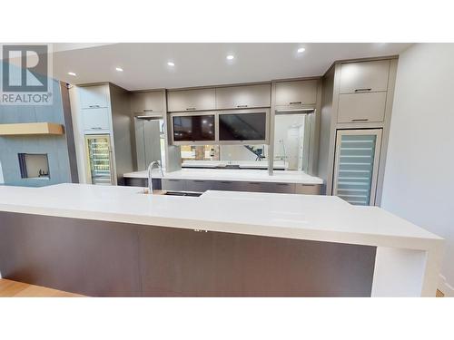 31 Mammoth  Drive, Fernie, BC - Indoor Photo Showing Kitchen With Double Sink