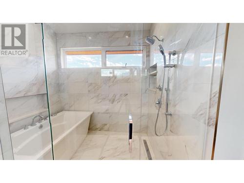 31 Mammoth  Drive, Fernie, BC - Indoor Photo Showing Bathroom