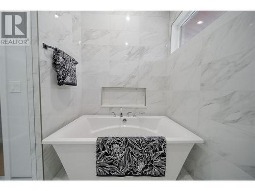 31 Mammoth Drive, Fernie, BC - Indoor Photo Showing Bathroom