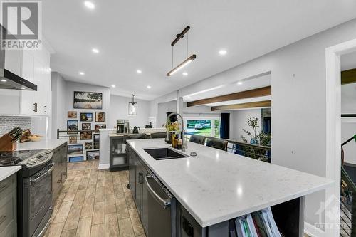 21 Ettrick Crescent, Ottawa, ON - Indoor Photo Showing Kitchen With Upgraded Kitchen