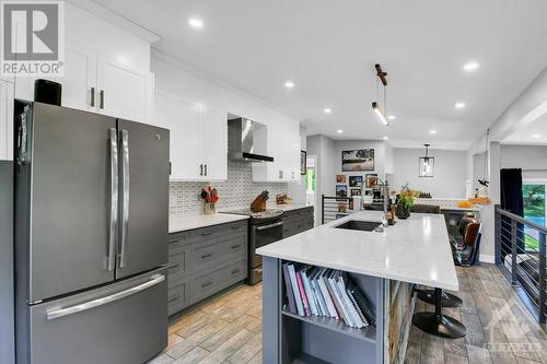 21 Ettrick Crescent, Ottawa, ON - Indoor Photo Showing Kitchen With Upgraded Kitchen