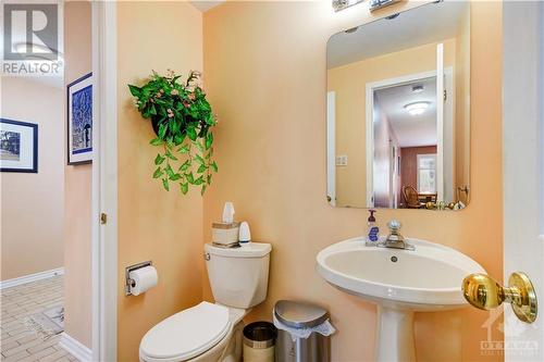 5989 Meadowglen Drive, Ottawa, ON - Indoor Photo Showing Bathroom