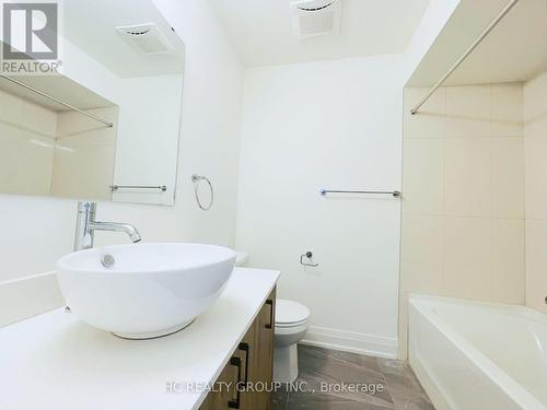 33 - 258 Hespeler Road, Cambridge, ON - Indoor Photo Showing Bathroom