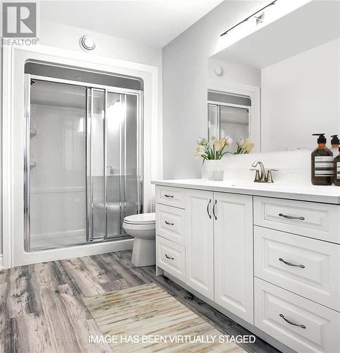 7 Billings Avenue W, Iroquois, ON - Indoor Photo Showing Bathroom