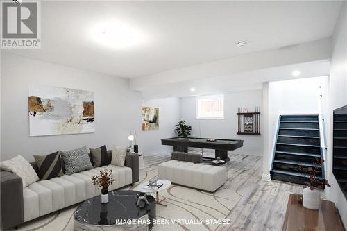 7 Billings Avenue W, Iroquois, ON - Indoor Photo Showing Living Room