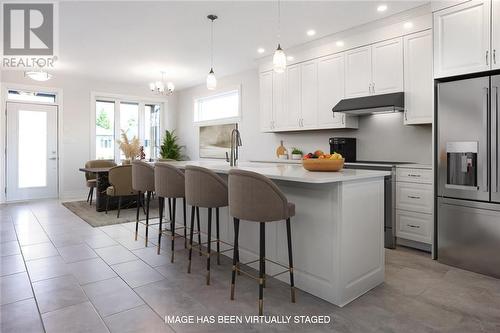 7 Billings Avenue W, Iroquois, ON - Indoor Photo Showing Kitchen With Upgraded Kitchen