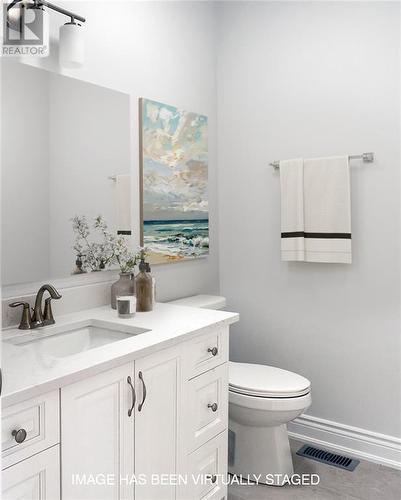 7 Billings Avenue W, Iroquois, ON - Indoor Photo Showing Bathroom