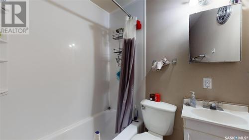 3940 Rae Street, Regina, SK - Indoor Photo Showing Bathroom