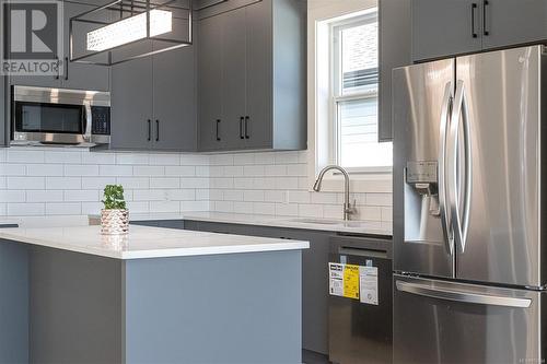 906 Shante Rd, Nanaimo, BC - Indoor Photo Showing Kitchen With Upgraded Kitchen