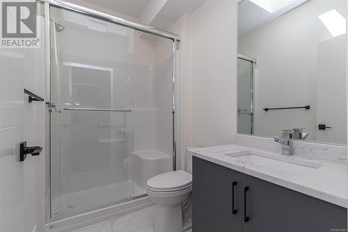 906 Shante Rd, Nanaimo, BC - Indoor Photo Showing Bathroom