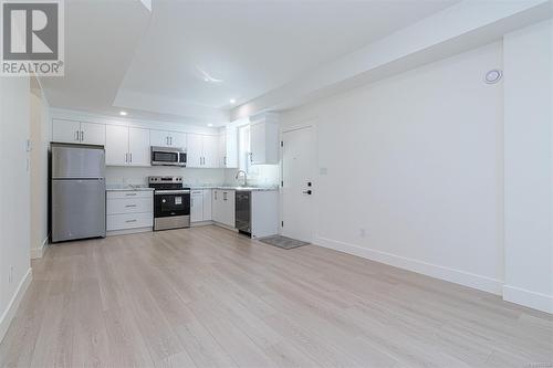 906 Shante Rd, Nanaimo, BC - Indoor Photo Showing Kitchen