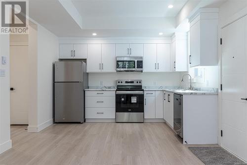 906 Shante Rd, Nanaimo, BC - Indoor Photo Showing Kitchen