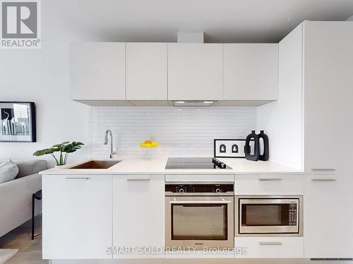 3510 - 3 Gloucester Street, Toronto, ON - Indoor Photo Showing Kitchen